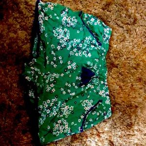 Green and blue flower print shorts Size L